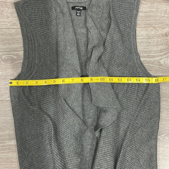 Apt. 9 sleeveless open front gray cardigan PM - Picture 10 of 12